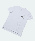 앞뒤 길이를 달리한 포켓 로고 티셔츠 7만9천원 캘빈클라인 진 제품.