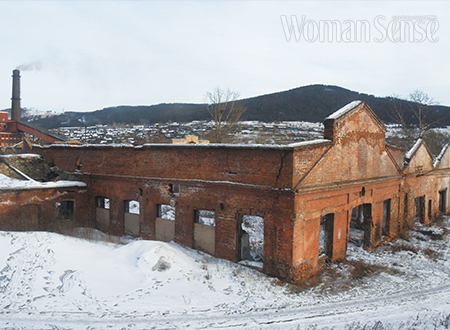 페트로프스크 자보드의 폐허가 된 공장.