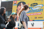 아미들이 서울 용산구 하이브(HYBE) 사옥을 방문해 10주년 기념 방탄소년단 초상 그래피티 드로잉 작업을 지켜보고 있다.