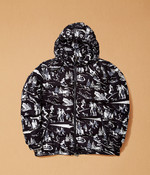3 일러스트레이터 장 필립 델롬의 익살스러운 겨울 바캉스 풍경을 프린트한 다운 재킷 가격미정 몽클레르 제품.