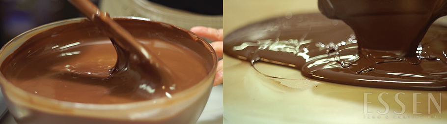 52% 다크초콜릿을 준비해 템퍼링한다. 템퍼링은 초콜릿을 녹인 뒤 다시 낮은 온도로 낮추었다가 온도를 높이는 과정으로,
이 과정을 거쳐야 표면이 반짝반짝하고 균일한 컬러의 초콜릿이 만들어진다.