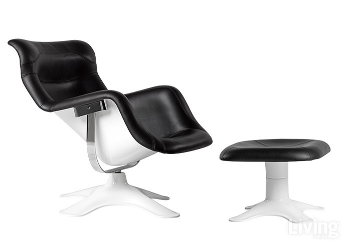 1964년 제작과 동시에 국제적인 성공을 거두며 상징적인 의자가 된 카루셀리 라운지체어와 오토만. 인체공학적 디자인으로 온몸을 편안하게 감싼다. 각각 1000만원, 400만원대 아르텍 by 비블리오떼끄. 