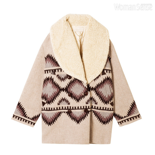 내추럴한 컬러의 에스닉 패턴 숄칼라 코트 가격미정 바네사브루노. 